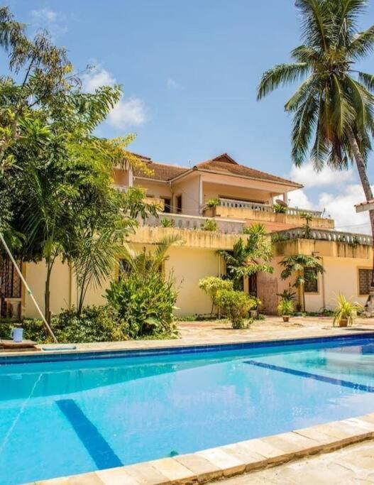 Getaway shanzu home with pool - Housity