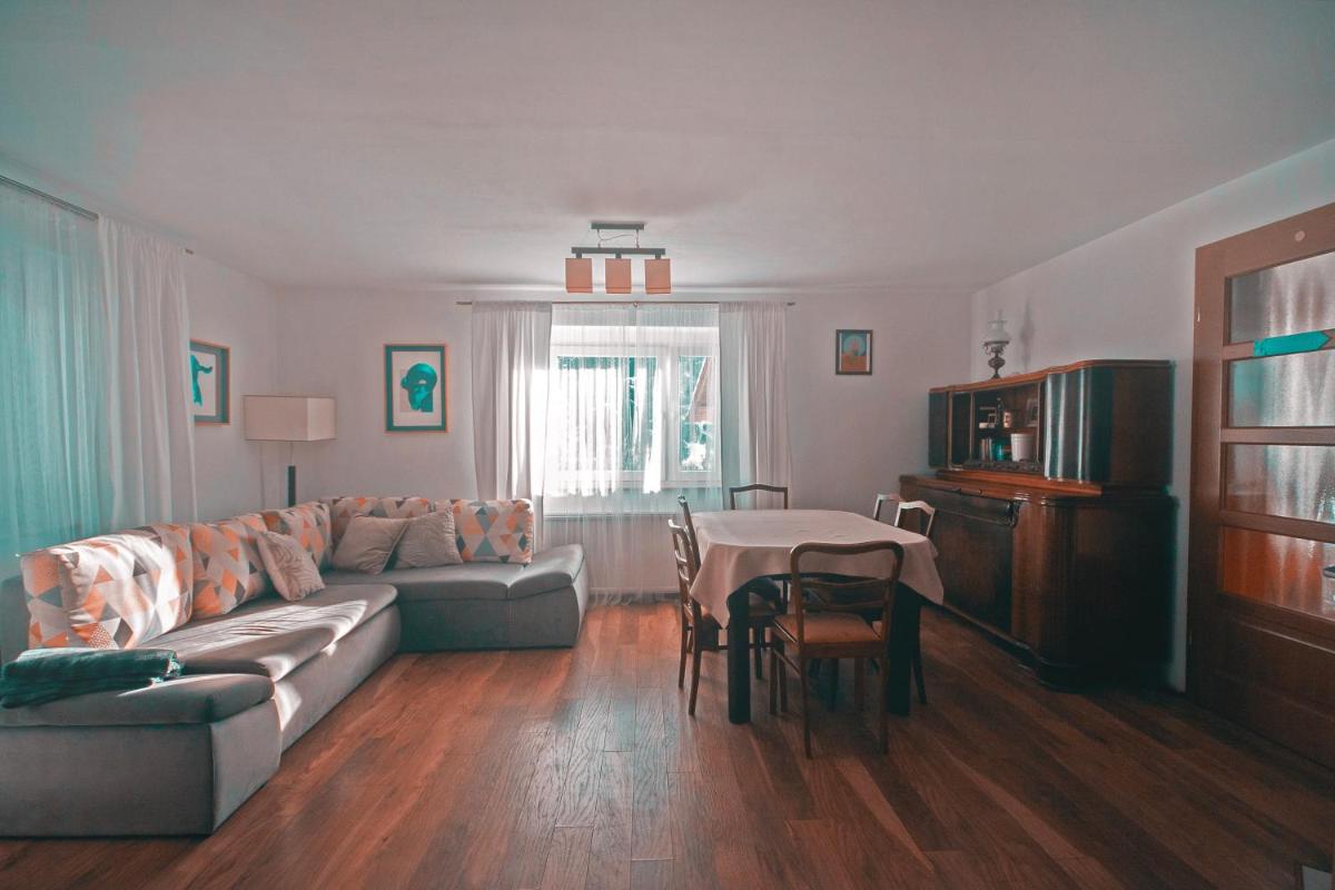 Chatka Czarny Bocian w Podgórzynie - Housity