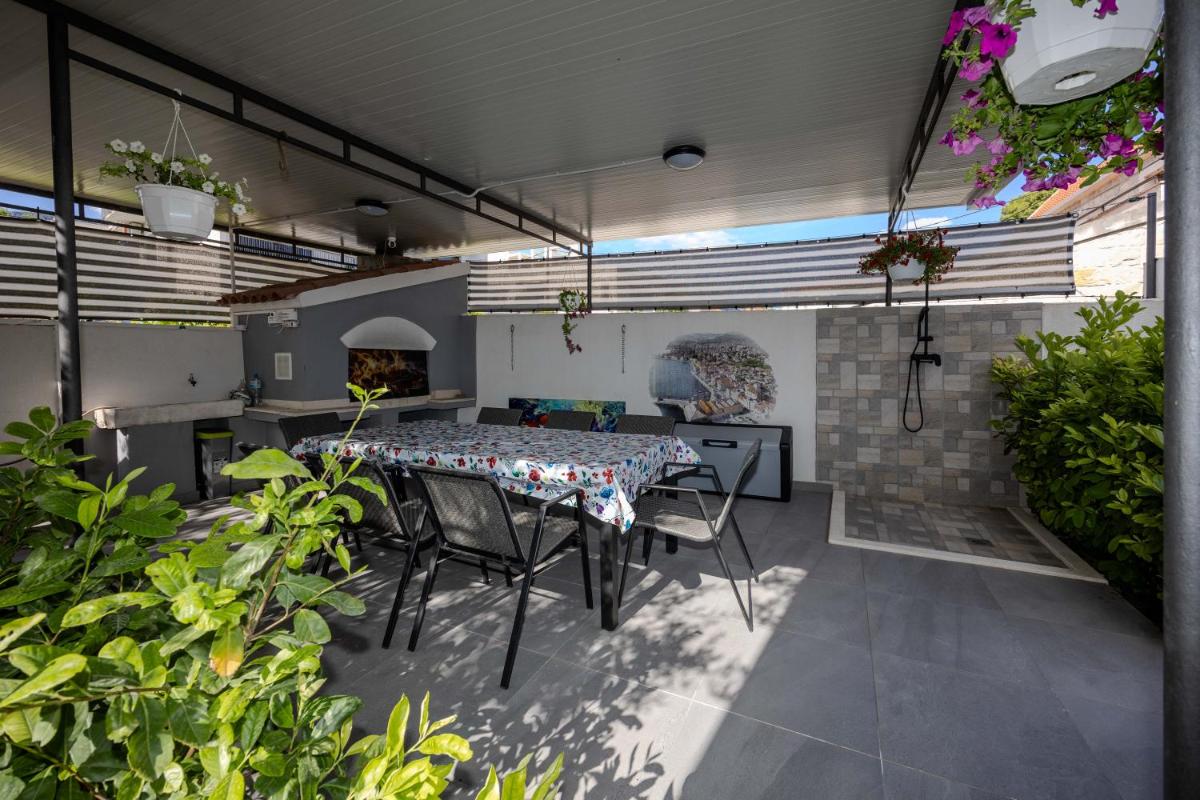 Terrace Kastela - Housity