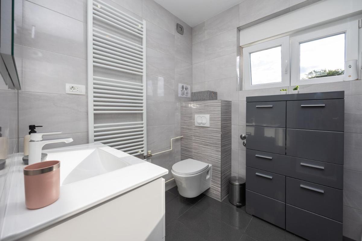 Terrace Kastela - Housity