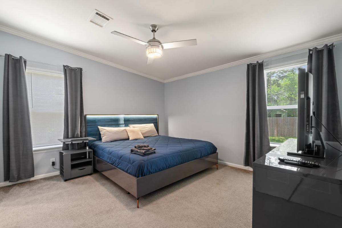 Suitetrails - Lux 3BedRoom Home 5 Mins to the Beach KingBed QueenBed Twin bed Sleeper Sofa