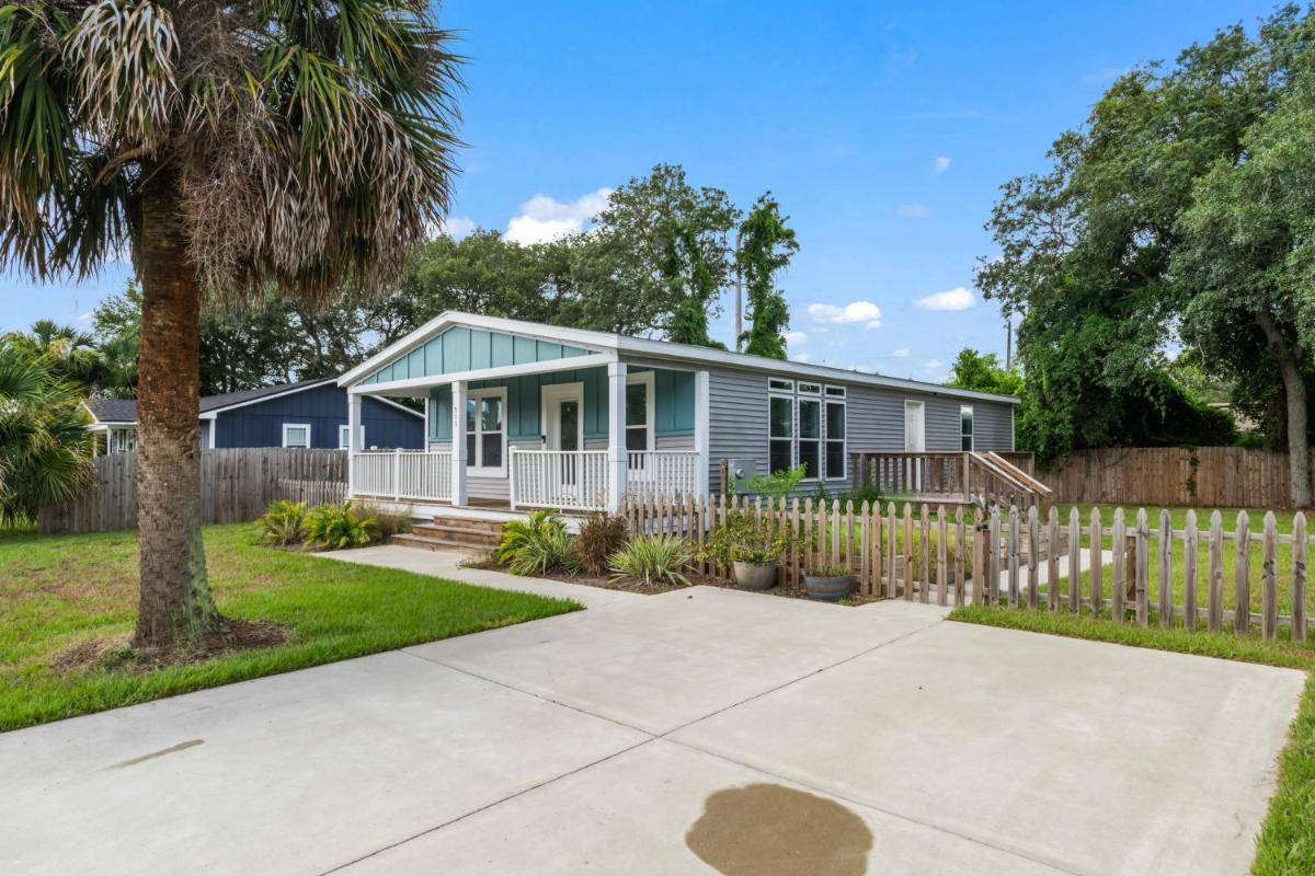 Suitetrails - Lux 3BedRoom Home 5 Mins to the Beach KingBed QueenBed Twin bed Sleeper Sofa