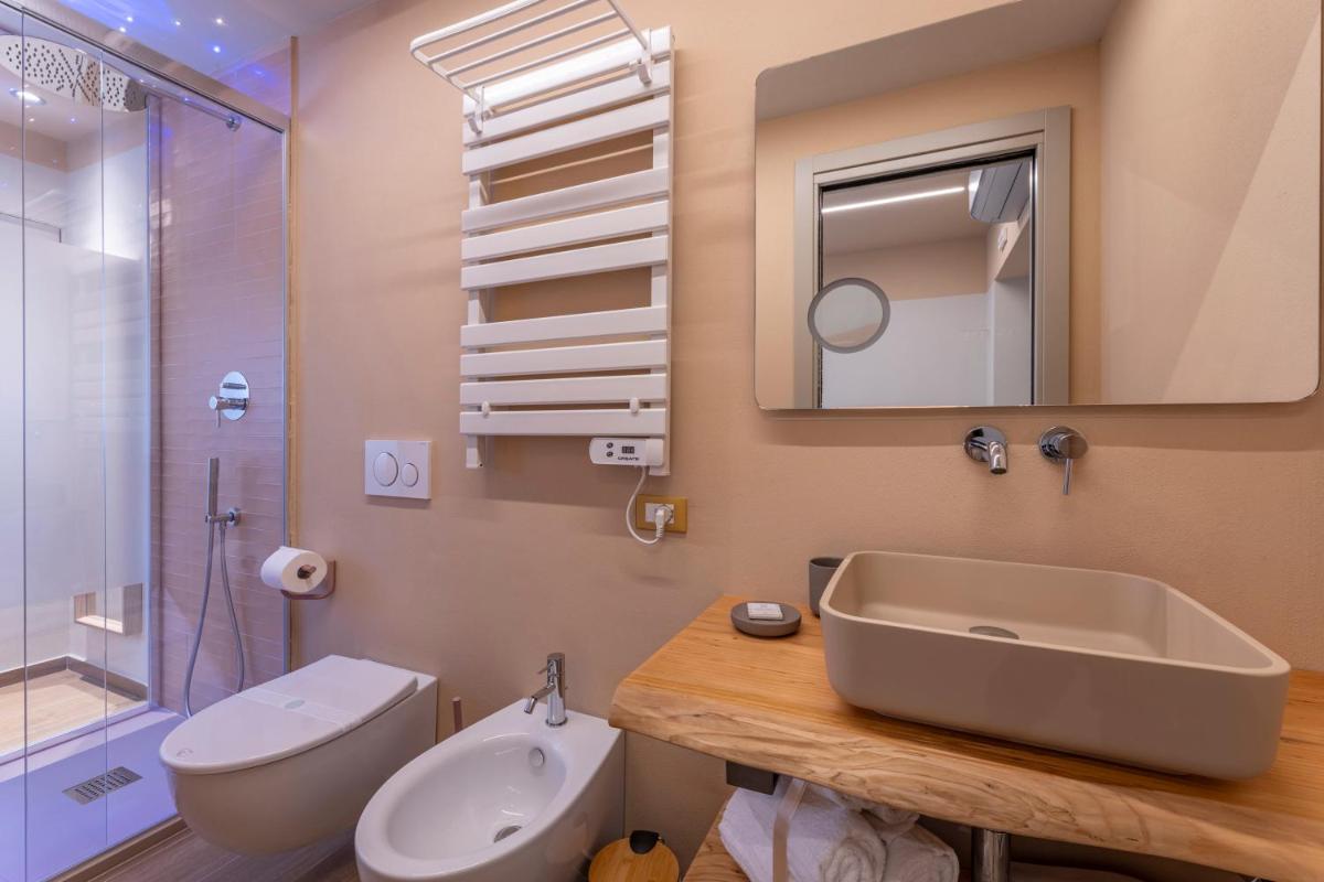 Luci Sul Mare -Boutique Rooms - Housity