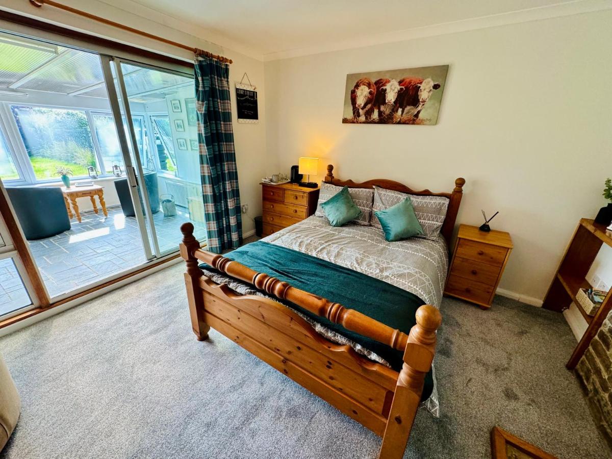 Travellers Rest - Housity