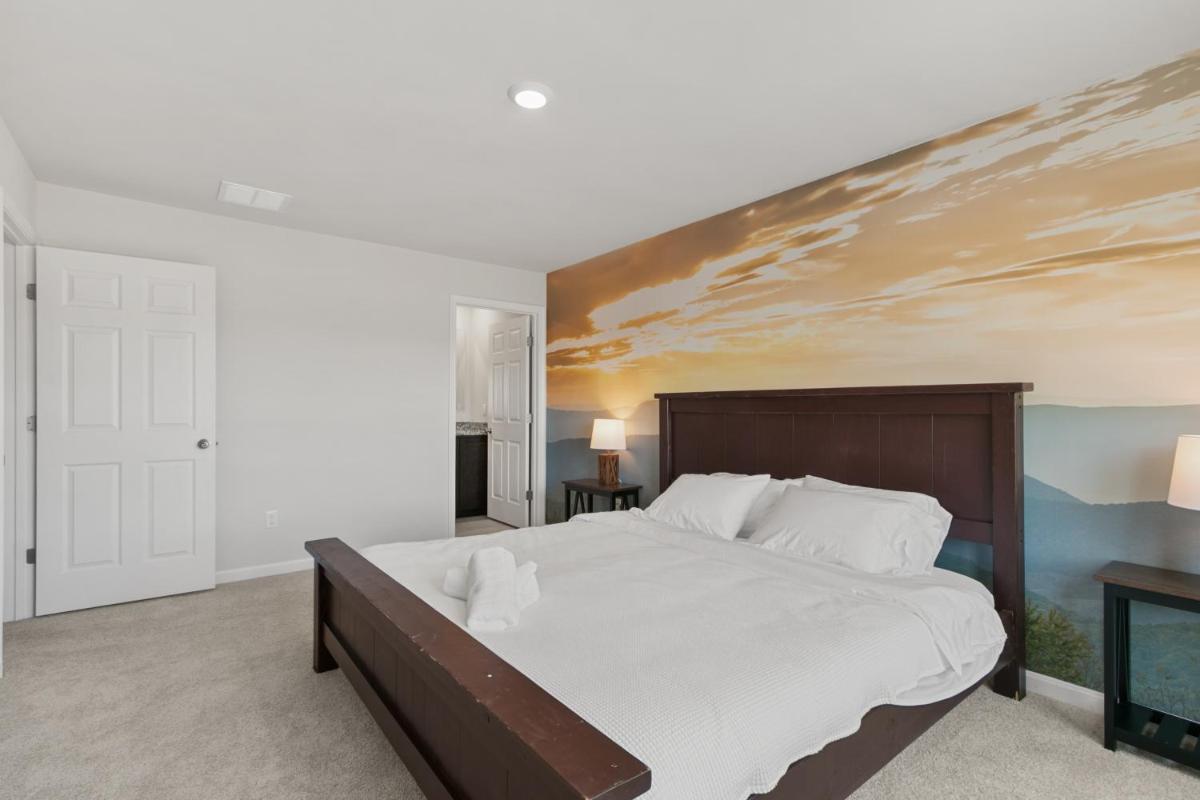 Cozy Cavern Compounds 2 Luray Townhomes - Housity