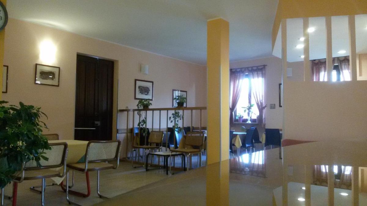 CerrutiHotel - Housity