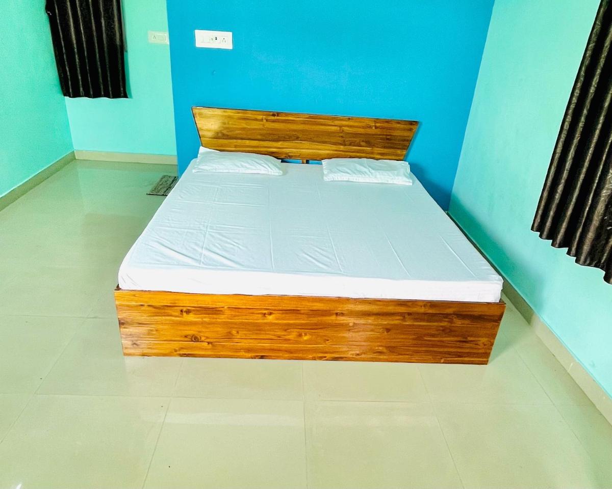 OYO Moonlight Stay - Housity