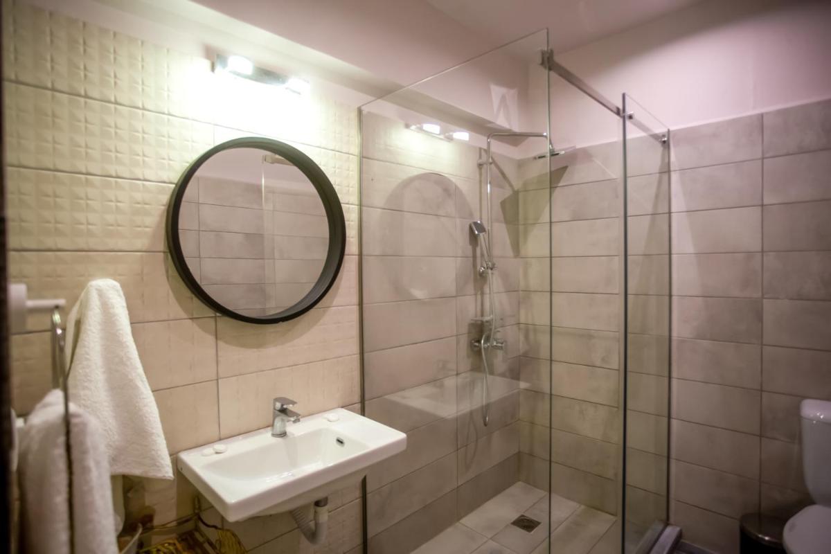 Ionian Boutique - Housity