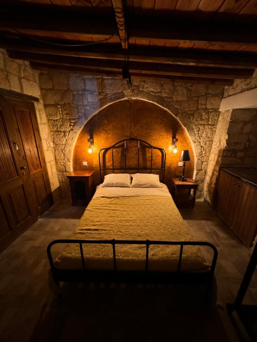 Romanos Villa - Housity