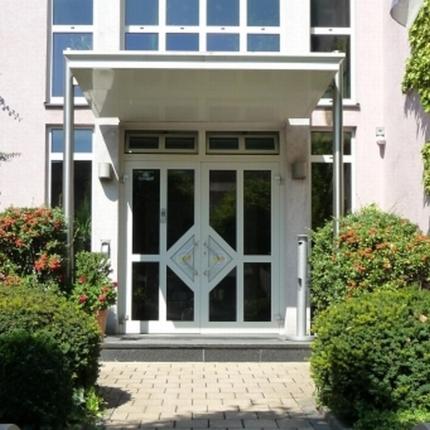 Braunes Ross - Housity
