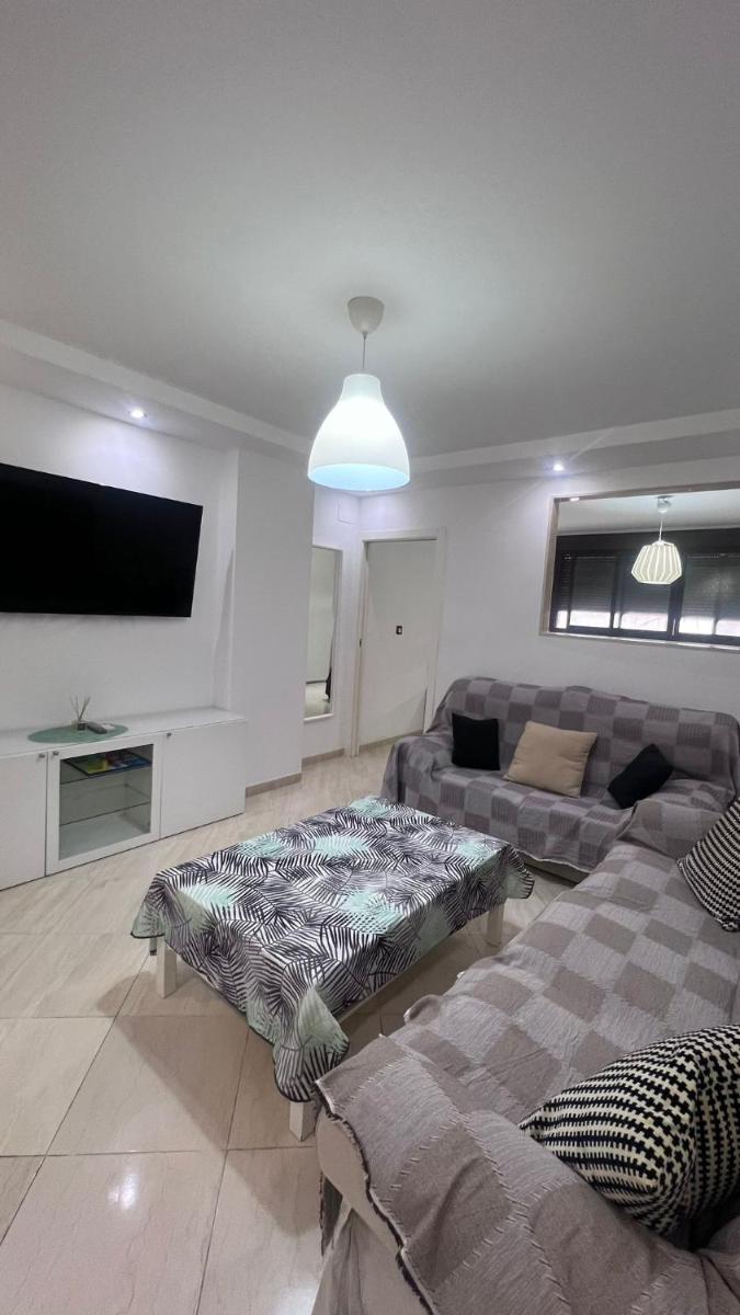 Bonito apartamento en Barrio Calvo Sotelo - Housity
