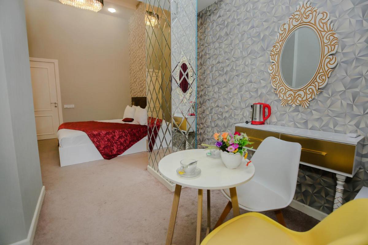 Dionis Coffee Shop Hotel - Housity