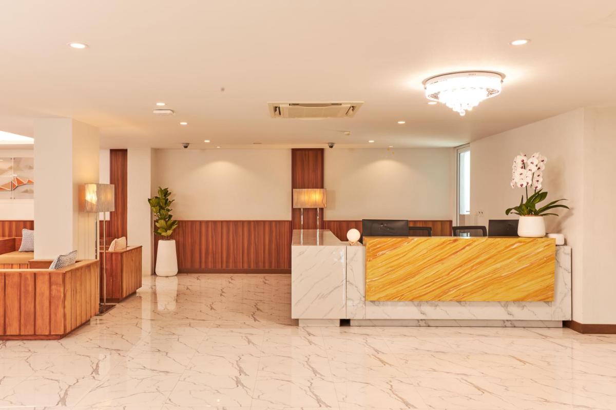 NJOY Prestige Grand Hotel Don Mueang - Housity