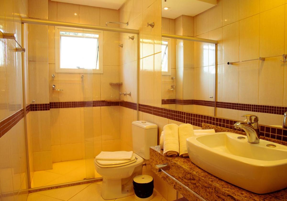 Dona Adelia Hotel e Restaurante - Housity