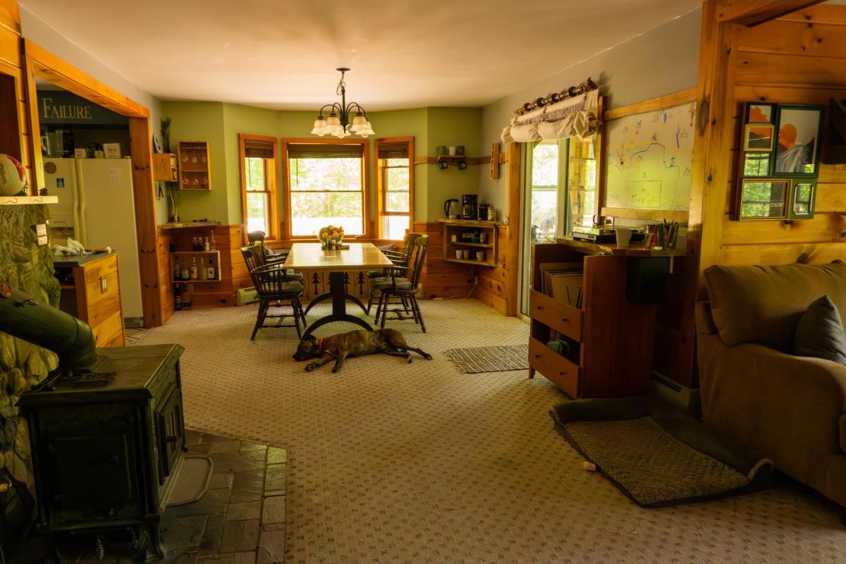 Llama House ADK - Housity
