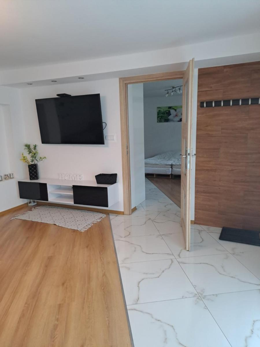 Mieszkanie z niezależnym wejściem - Housity