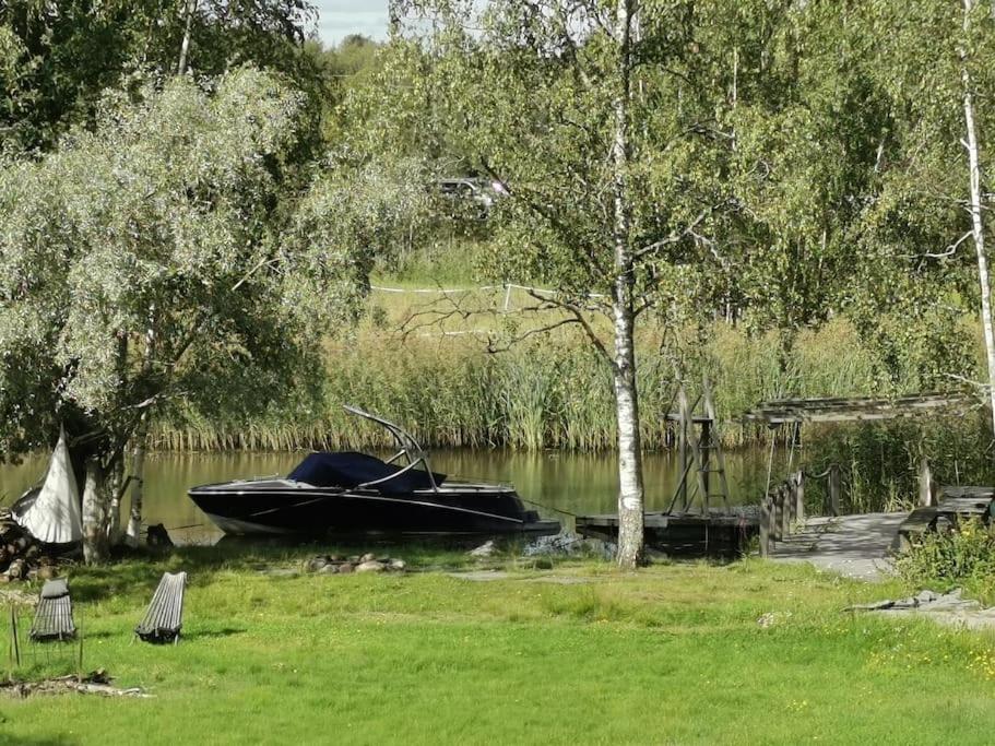 Rustic cottage by the river - Housity