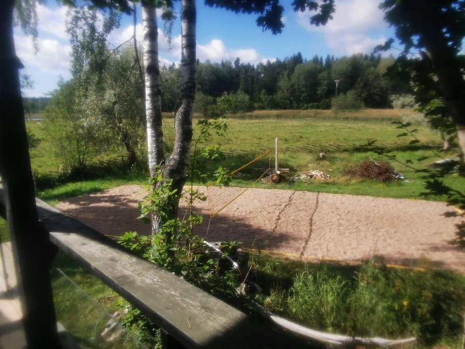 Rustic cottage by the river - Housity