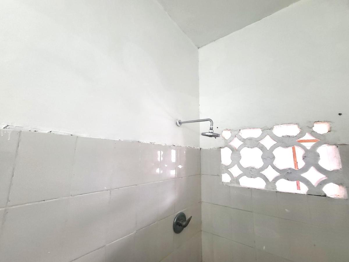Suitetrails - Delicious House, Watamu 2-bedroom with own compound free parking and wifi