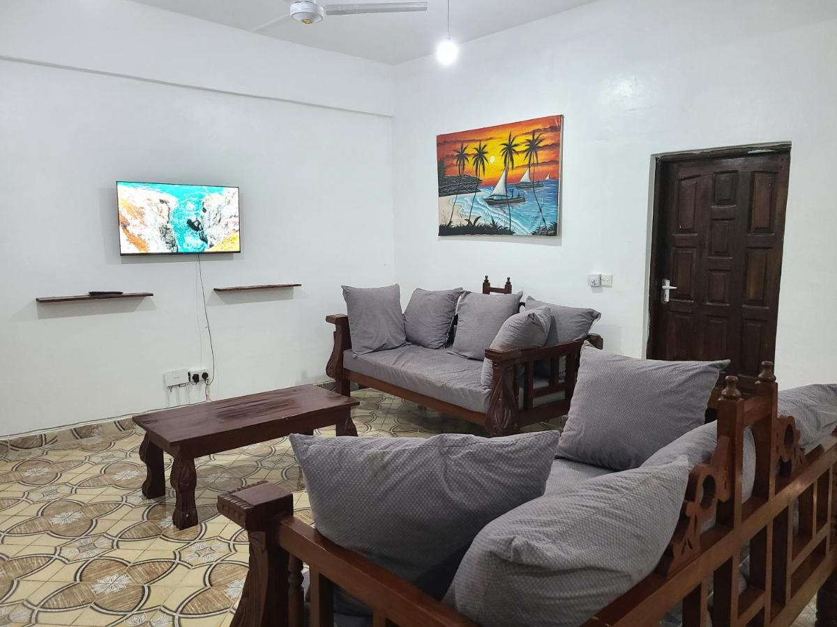Delicious House, Watamu, 2-bedroom with secure compound free parking and wifi - Housity