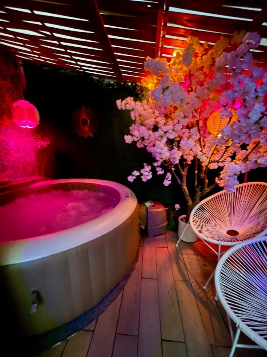 Villa 20 min de Paris avec spa, piscine chauffée et sauna - Housity