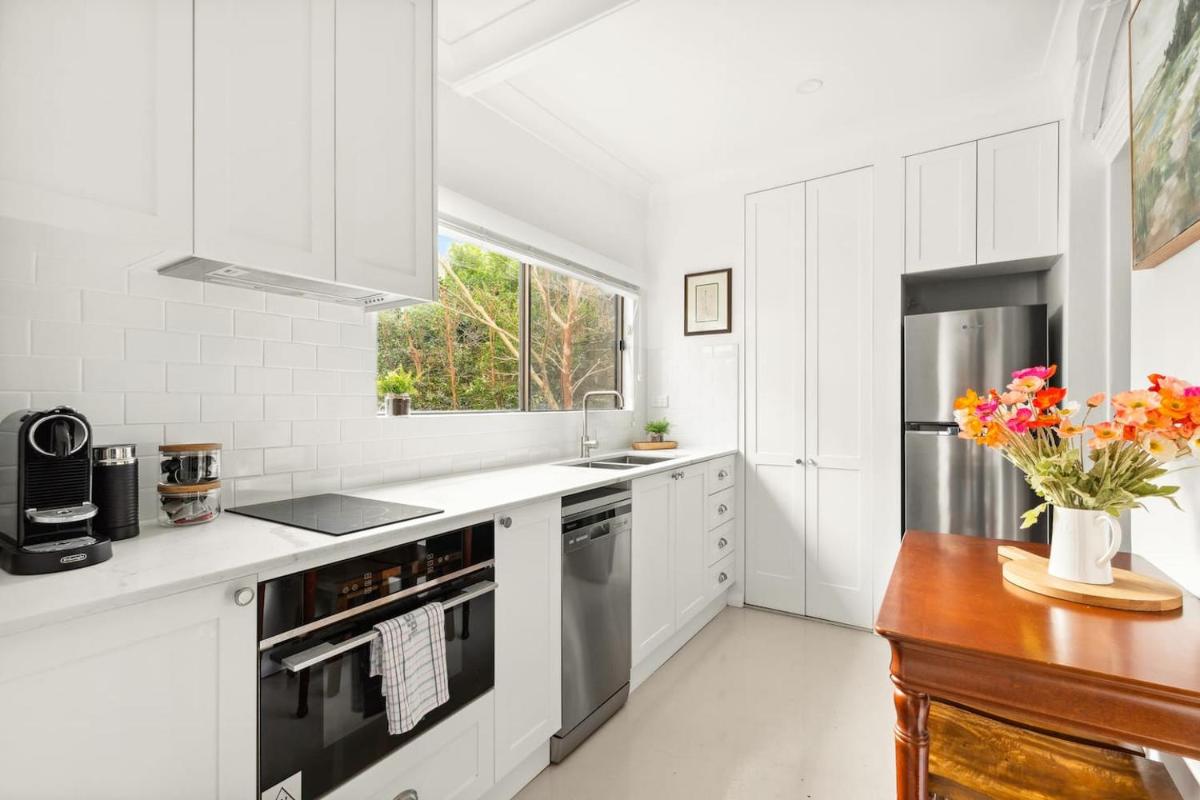 Suitetrails - Courtyard Studio Charm in the Heart of Paddington