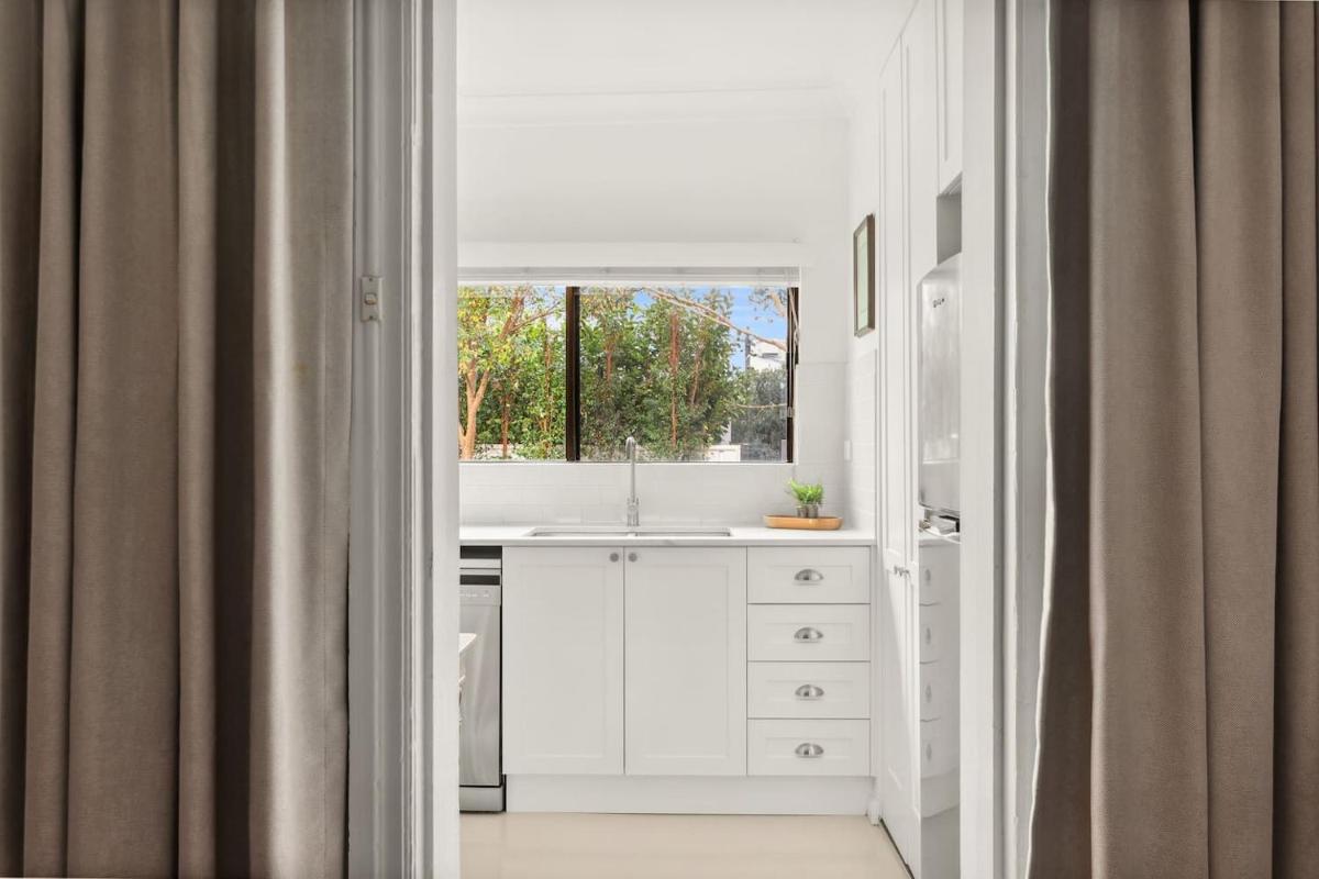 Suitetrails - Courtyard Studio Charm in the Heart of Paddington
