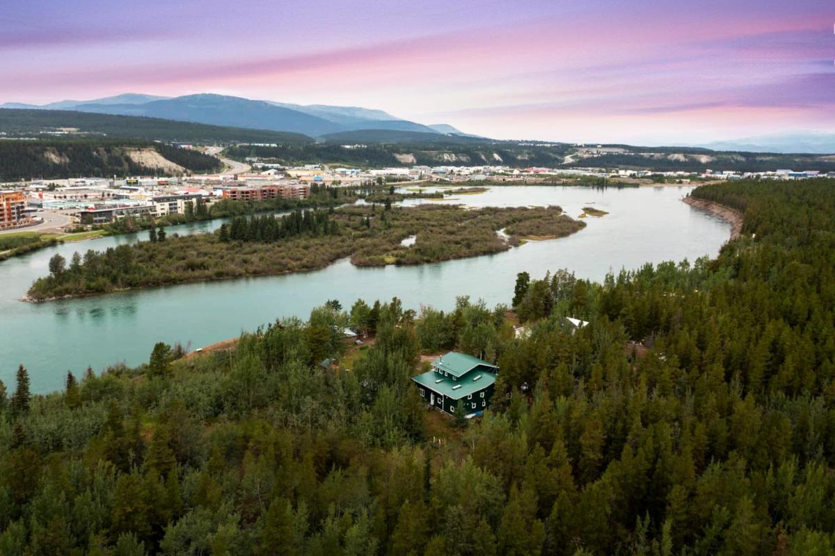 Yukon River Farm - Housity