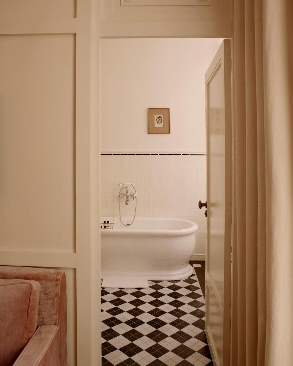 Salle de bains dans l'établissement Château Voltaire