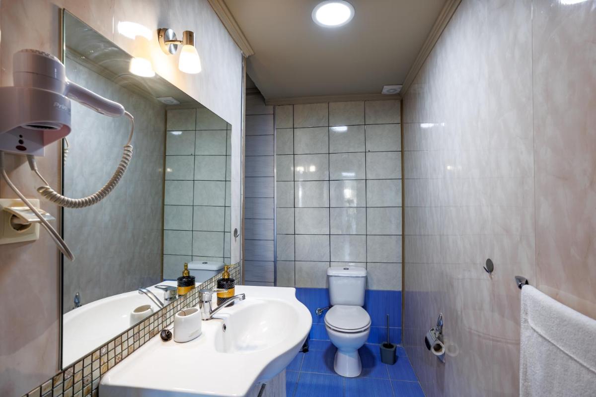 Cleopatra Studios - Housity