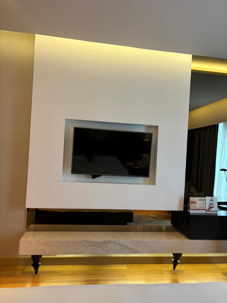 Pride Plaza Hotel, Aerocity New Delhi - Housity