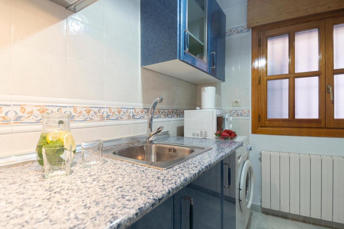 APARTAMENTO CENTRO NUEVA DE LA VIRGEN 2+free parking - Housity