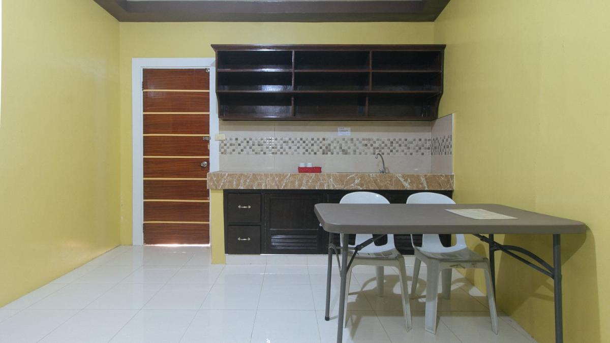 Oyo 702 Queens Hometel - Housity