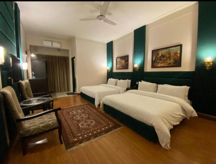 Shelton Rezidor Swat - Housity