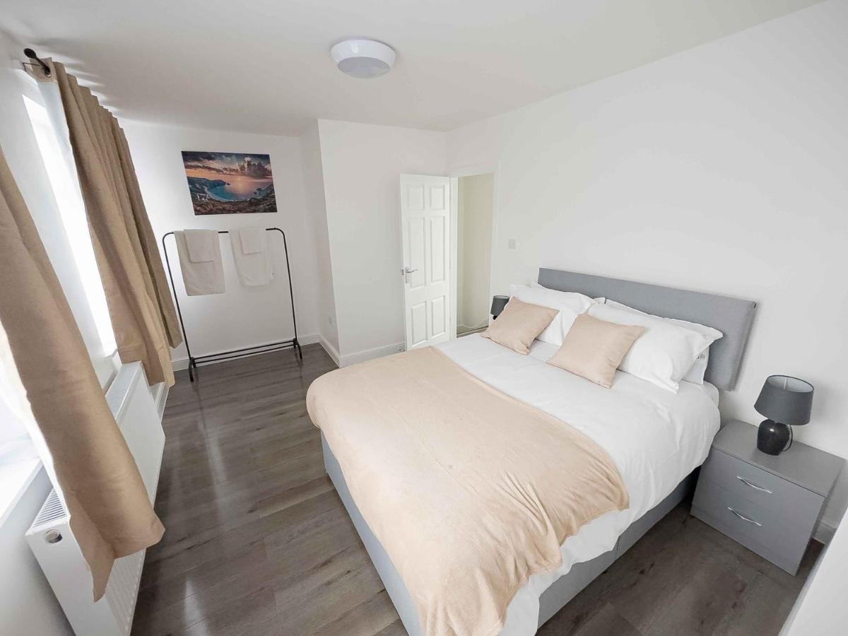 Suitetrails - Beautiful 3 Bedrooms House with Parking