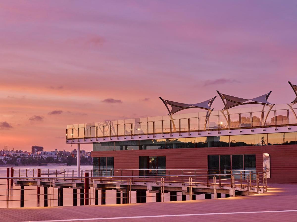 Hotel English Point Marina & Spa - Housity