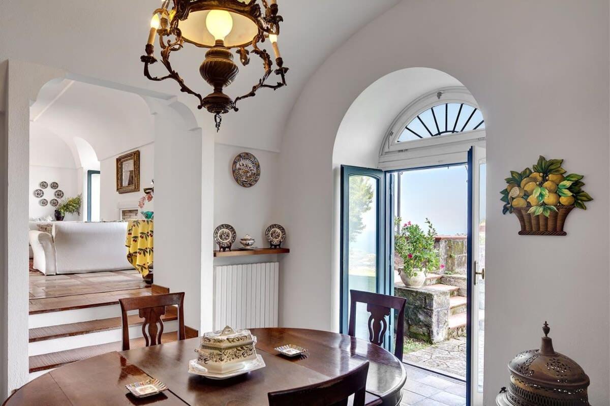 Fondo Turiello Villa Gardens Pool and Guest Services - Housity