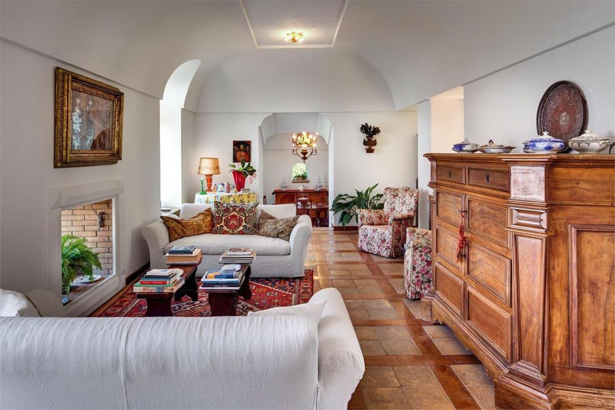 Fondo Turiello Villa Gardens Pool and Guest Services - Housity
