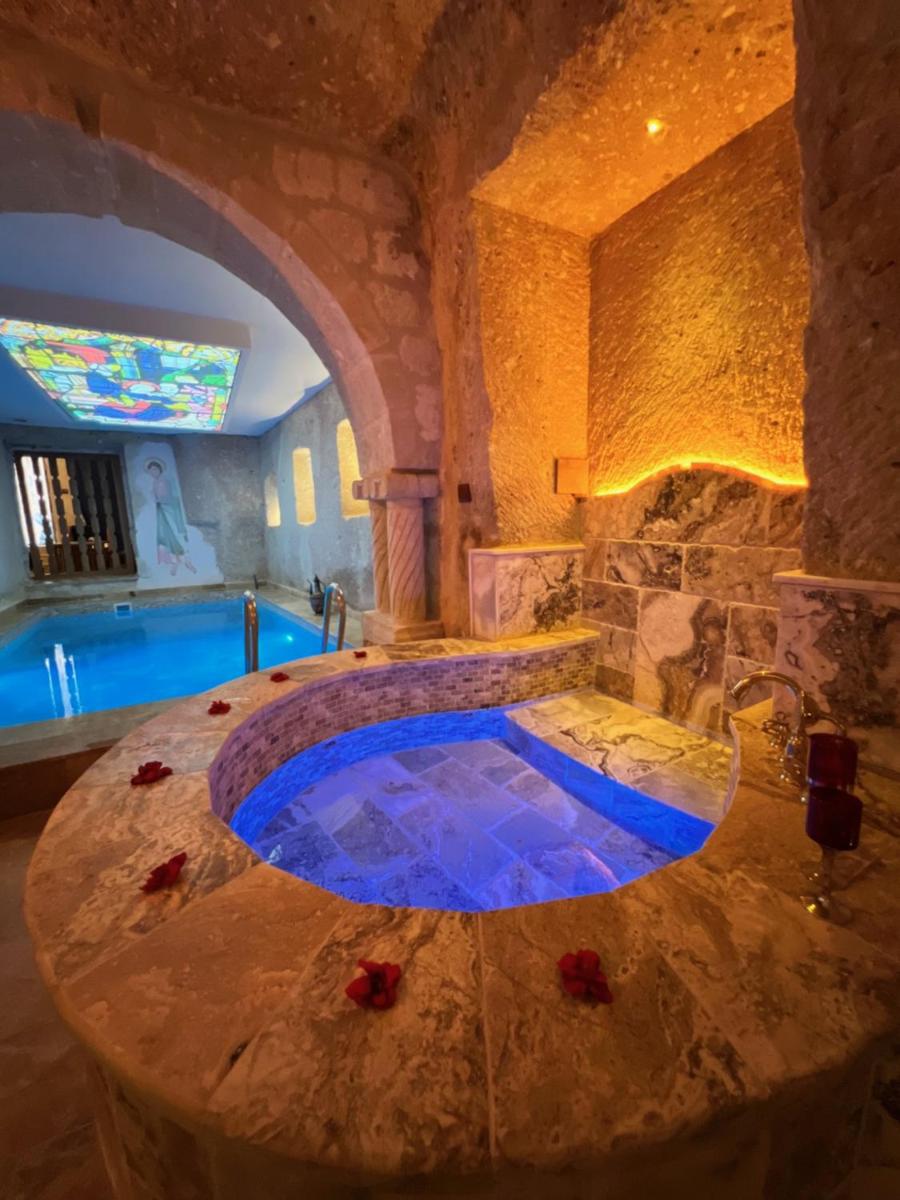 The Calypso Cave - Housity