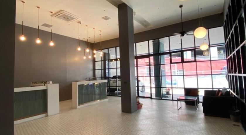 14 Sathorn hotel - Housity