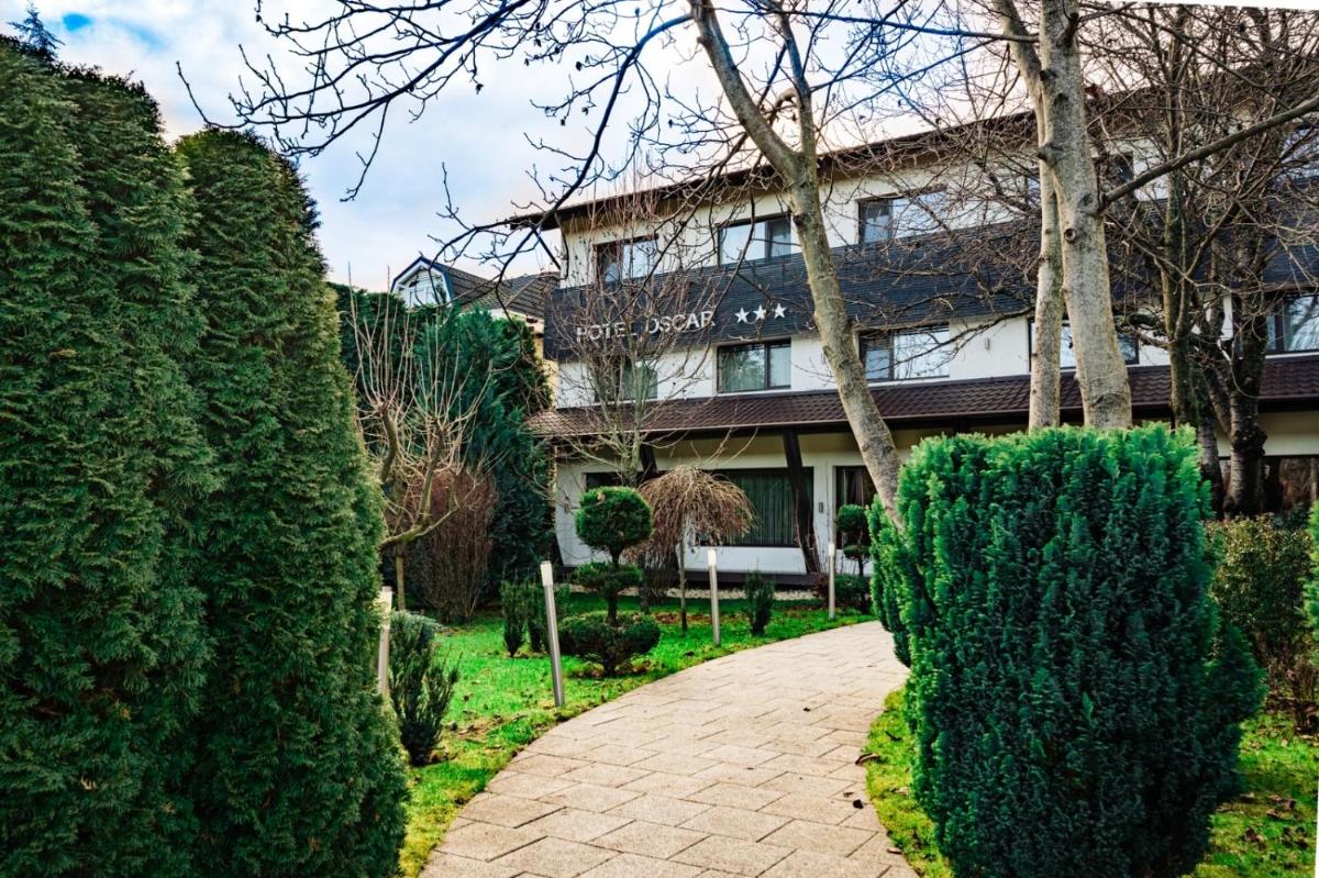 Pensiunea Oscar - Housity