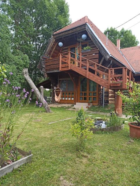 Apartman egy Makovecz Imre tervezte házban - Housity