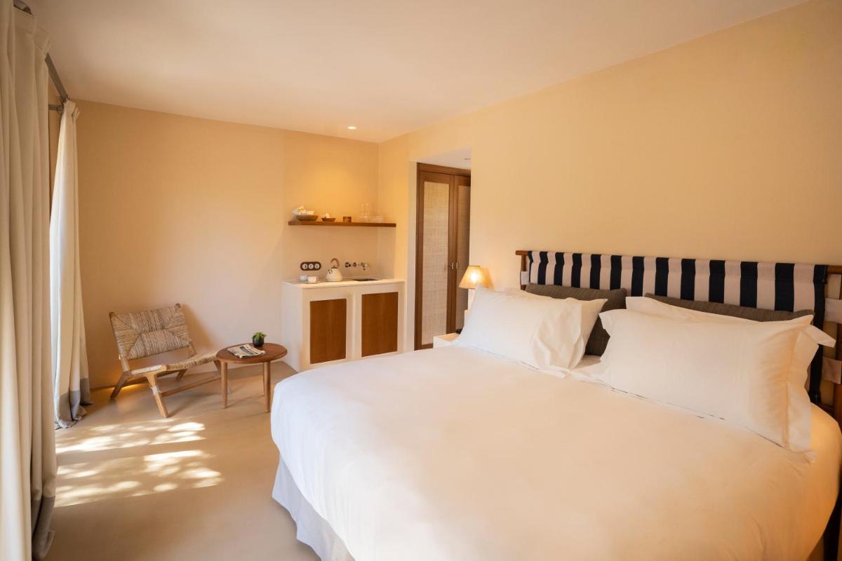 Cama o camas de una habitación en Dunas de Formentera, a Small Luxury Hotel of the World