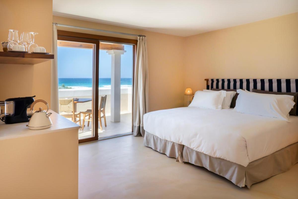 Cama o camas de una habitación en Dunas de Formentera, a Small Luxury Hotel of the World