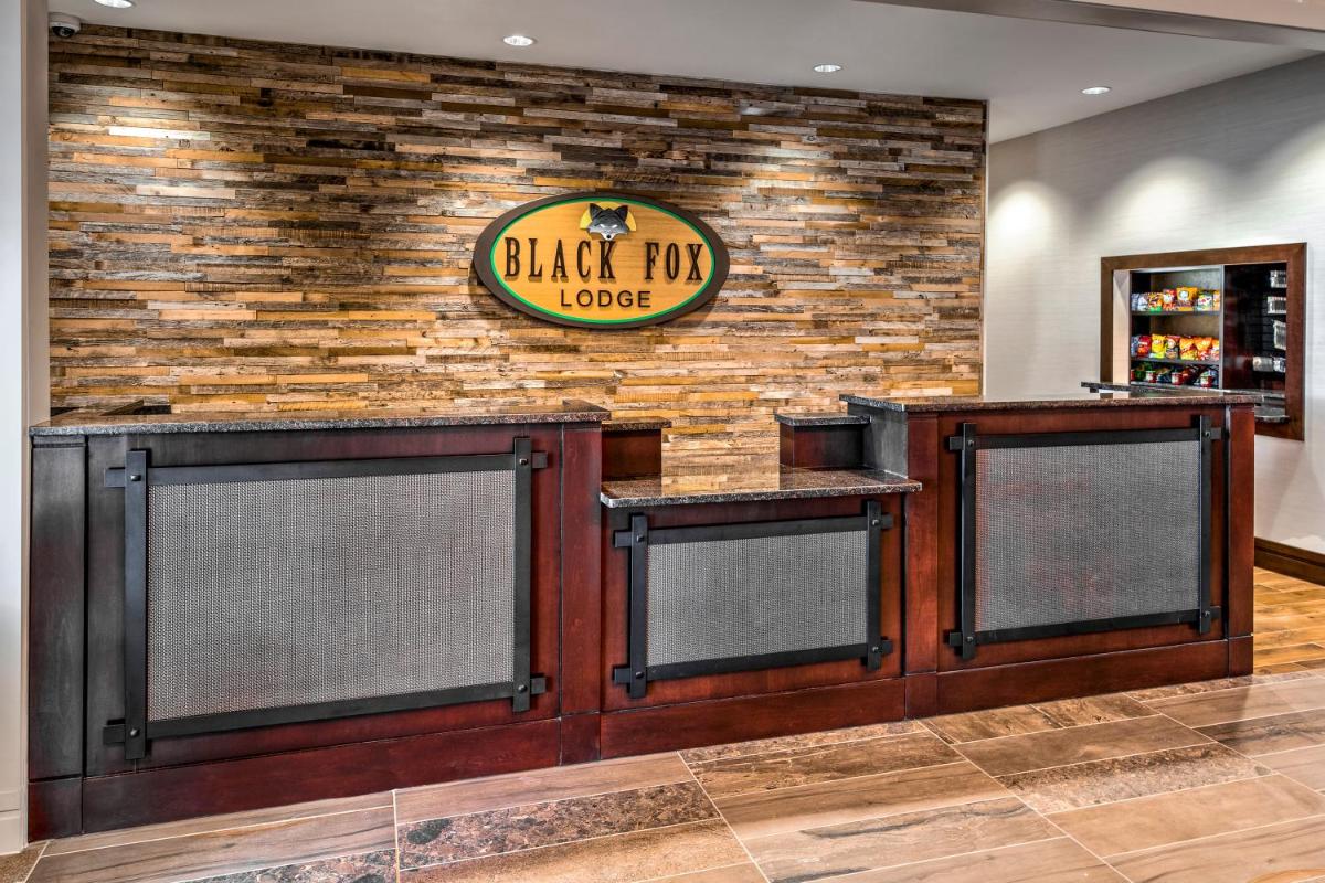 Black Fox Lodge Pigeon Forge, Tapestry Collection by Hilton - Housity