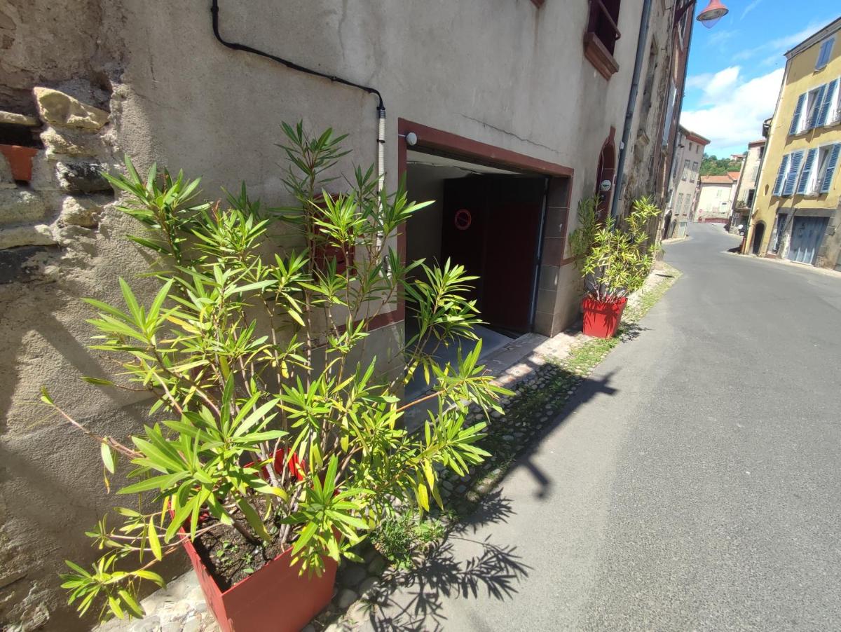 Les Insolites de Champeix - Housity