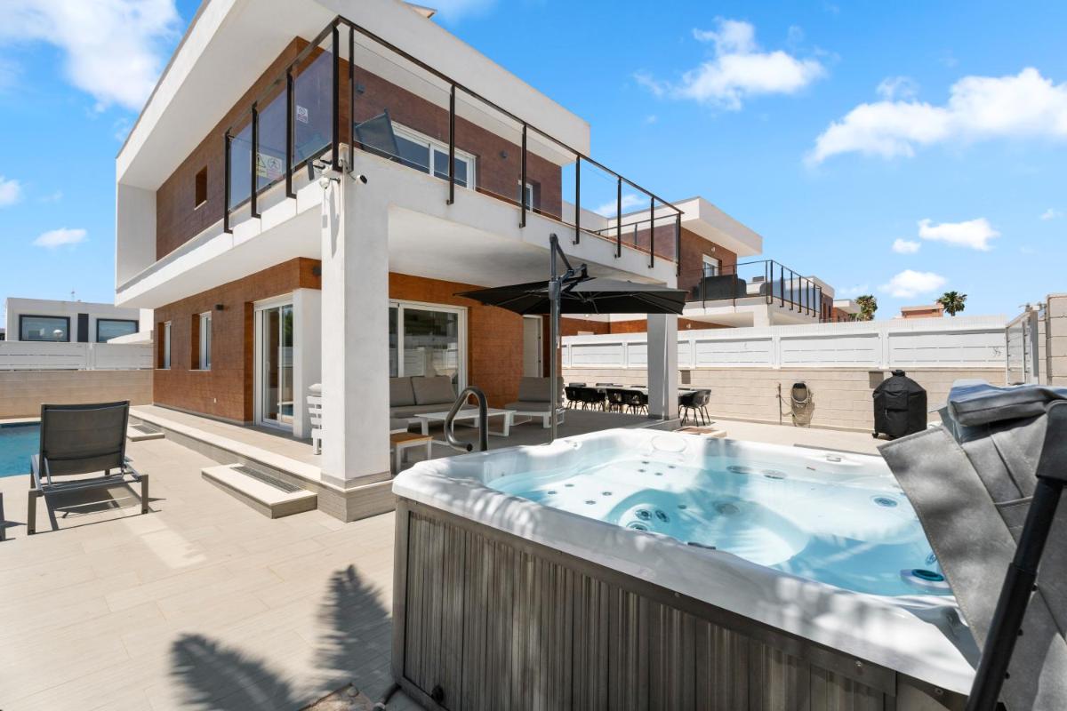 Casa Bos Flamingo Luxury Wellness Entire Villa Pool Jacuzzi Gran Alacant near Beach - Housity