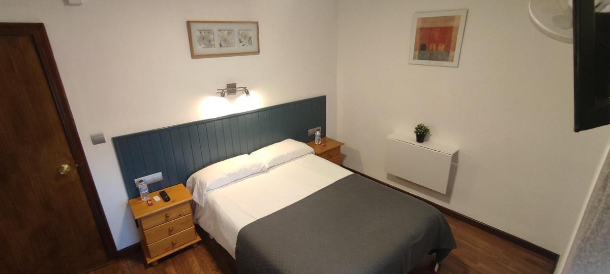 Hostal Cruce - Housity