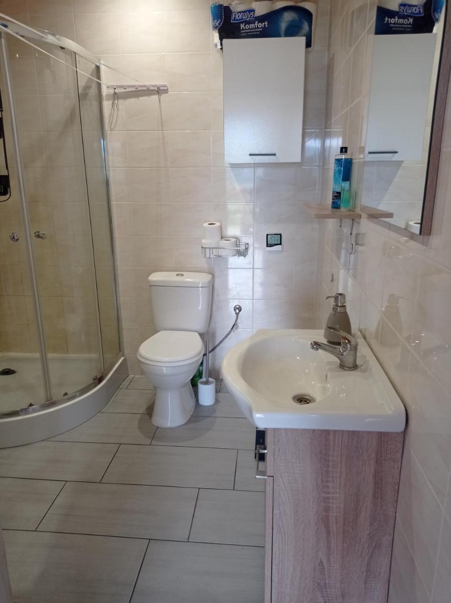 Domek letniskowy Pod Różami - Housity