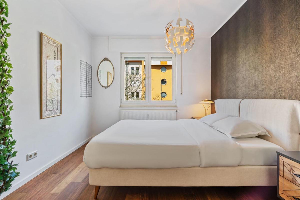 Modern Lux Apartment with Balcony in Luxembourg - Housity